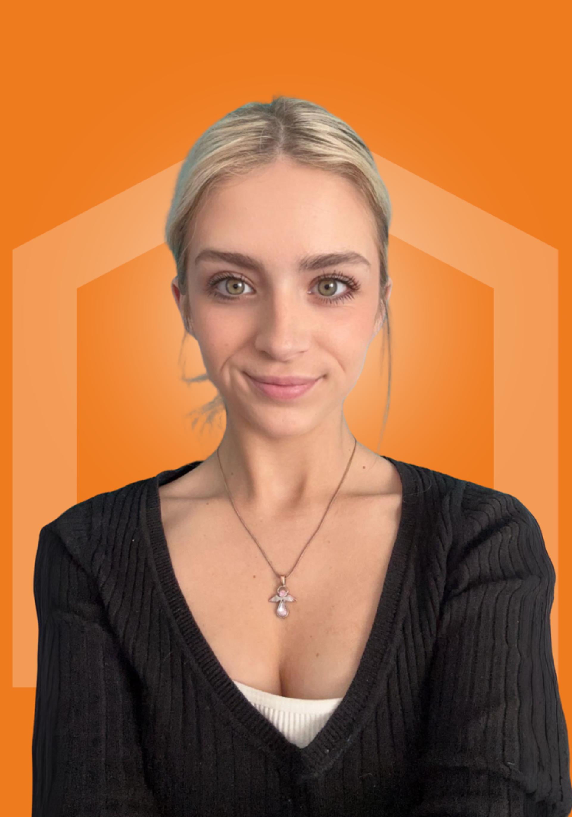 image-of-freya-a-caregiver-and-office-admin-assistant-at-right-at-home-cheshire-east