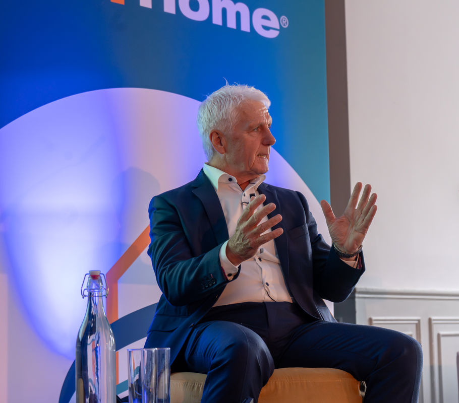 ken deary speaks at Right at Home conference