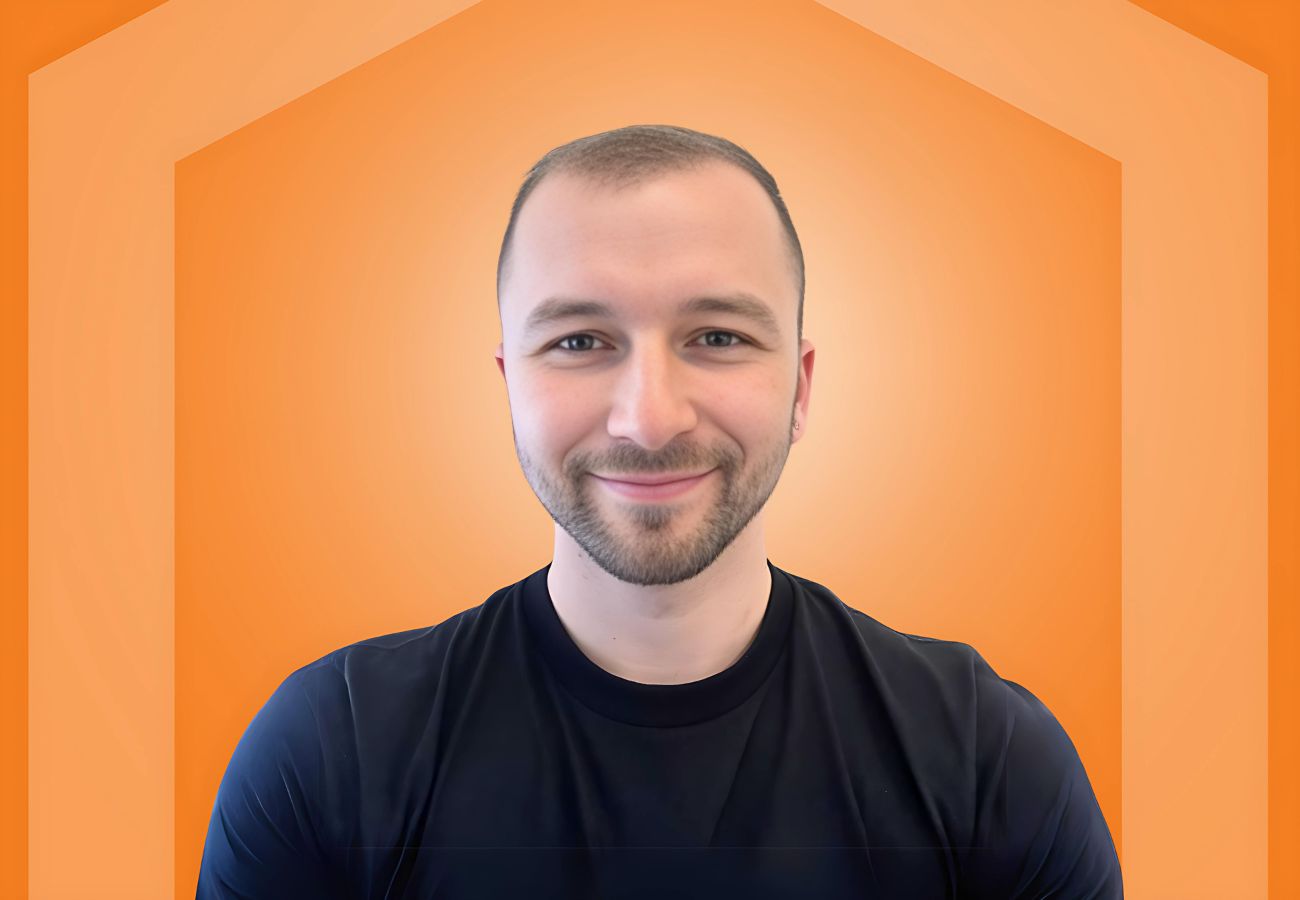 josh-mcgovern-care-coordinator-at-right-at-home-elderly-care-at-home-provider-in-cheshire-east-covering-stockport-wilmslow-and-macclesfield