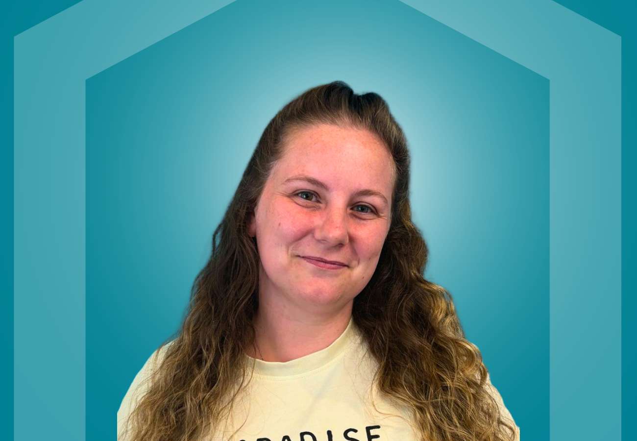 aimee-senior-carer-at-right-at-home-elderly-care-at-home-provider-in-cheshire-east-covering-stockport-wilmslow-and-macclesfield